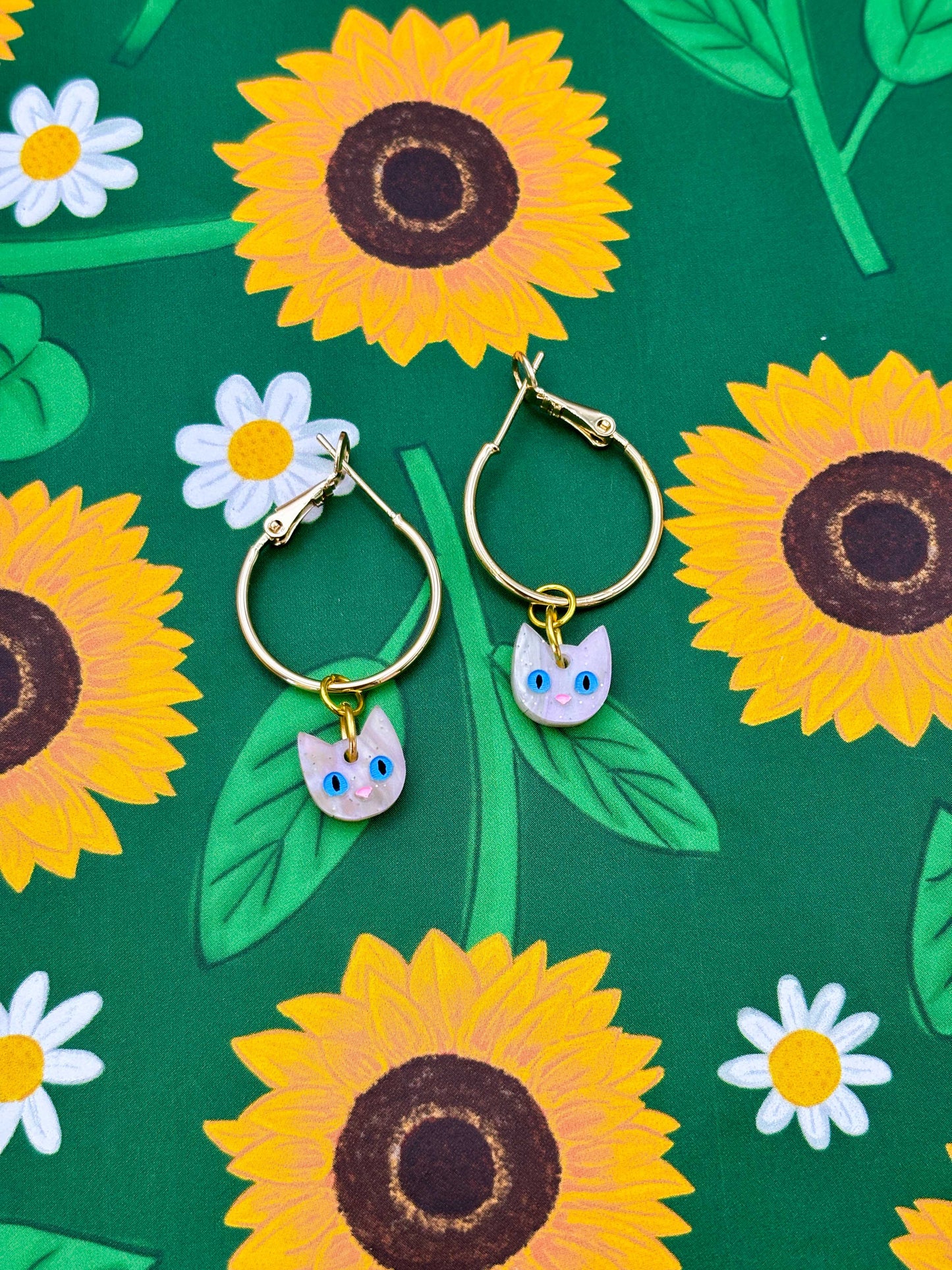 Mini Beige Glitter Marble Acrylic Cat Face Dangle Earrings