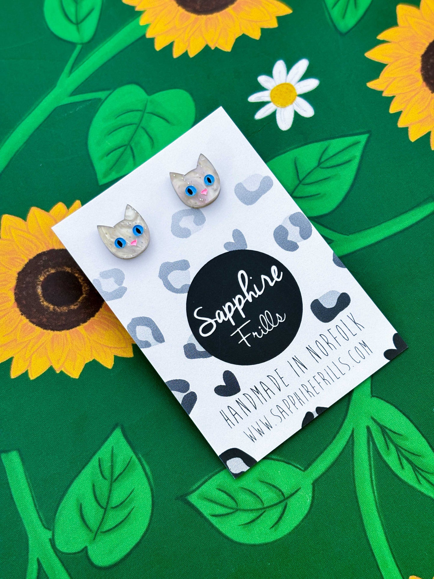 Mini Beige Glitter Marble Acrylic Cat Stud Earrings – Hypoallergenic Stainless Steel