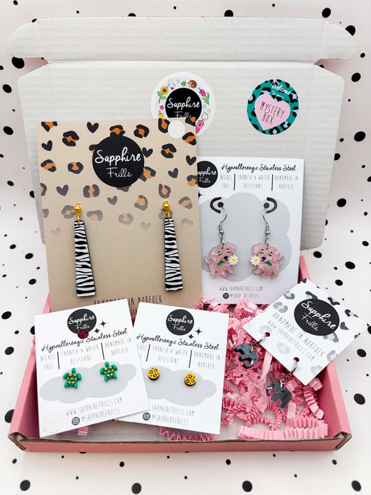 LARGE ‘FINS, FUR & FLUTTER’ MYSTERY BOX