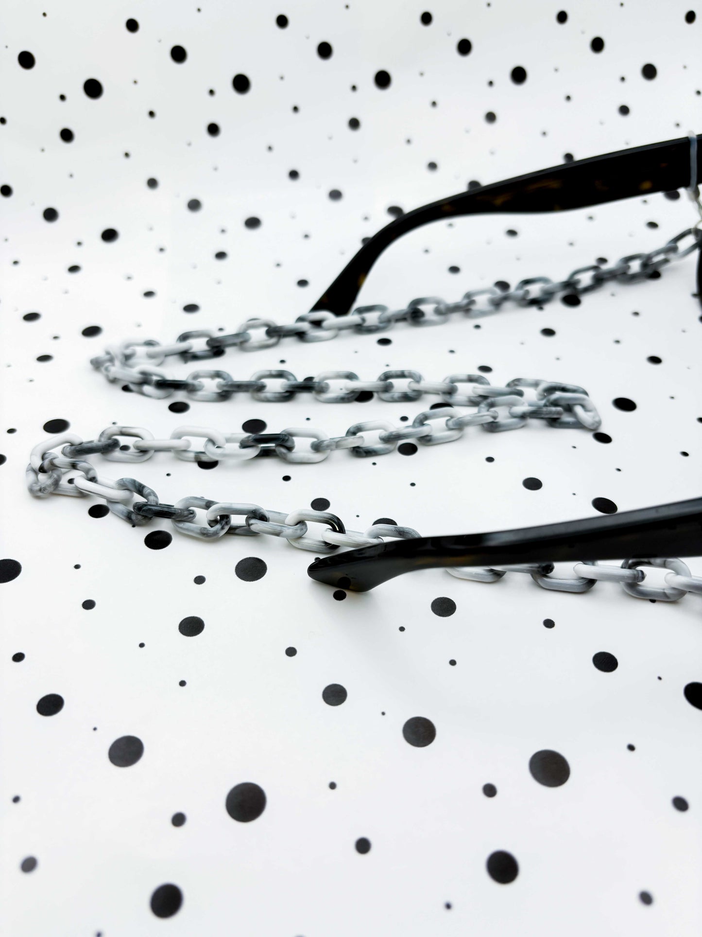 Monochrome Marble Glasses Chain