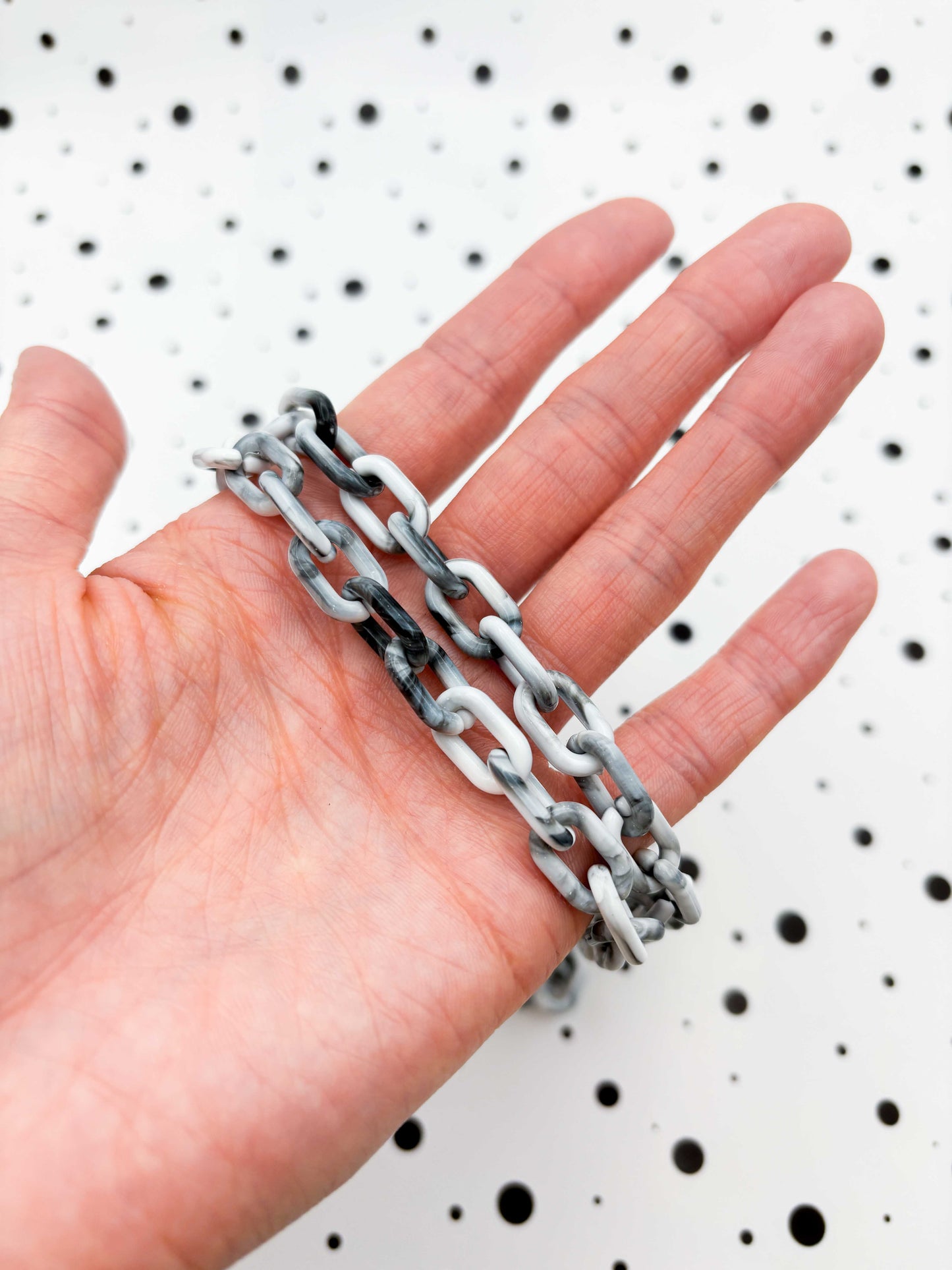 Monochrome Marble Glasses Chain