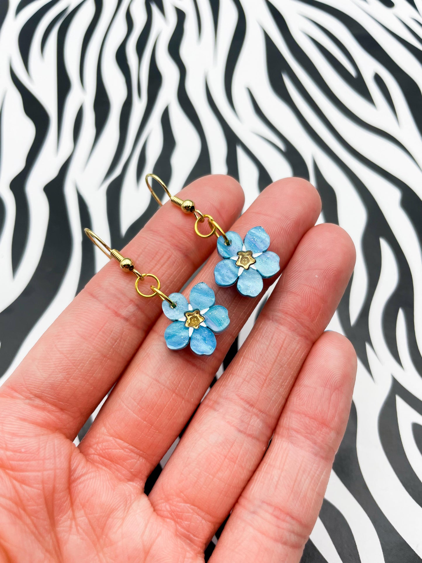 Small Sky Blue Glitter Marble ‘Forget Me Not’ Flower Dangle Earrings or Necklace – Hypoallergenic Stainless Steel