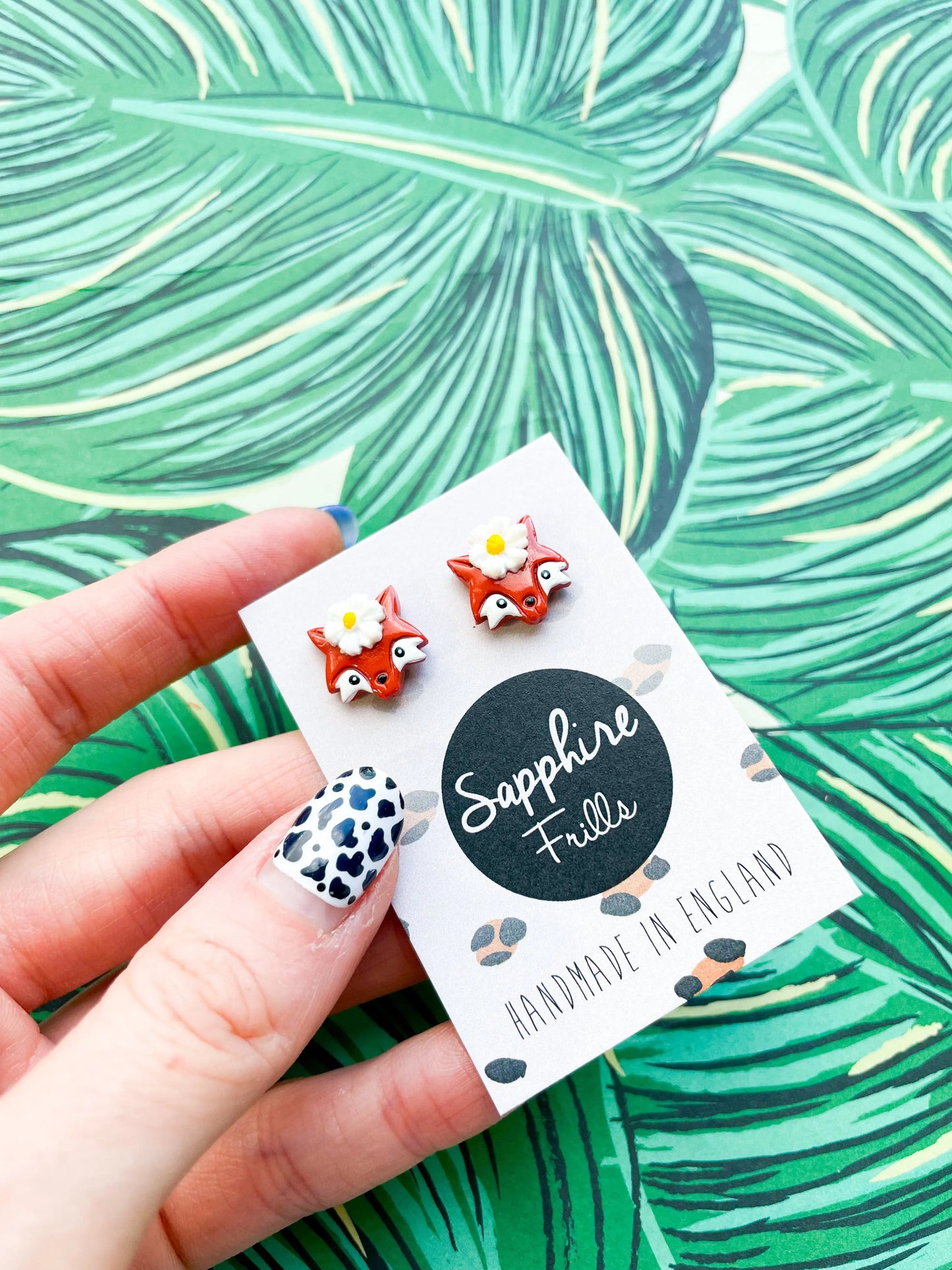 Small White and Yellow Daisy Fox Head Stud Earrings from Sapphire Frills