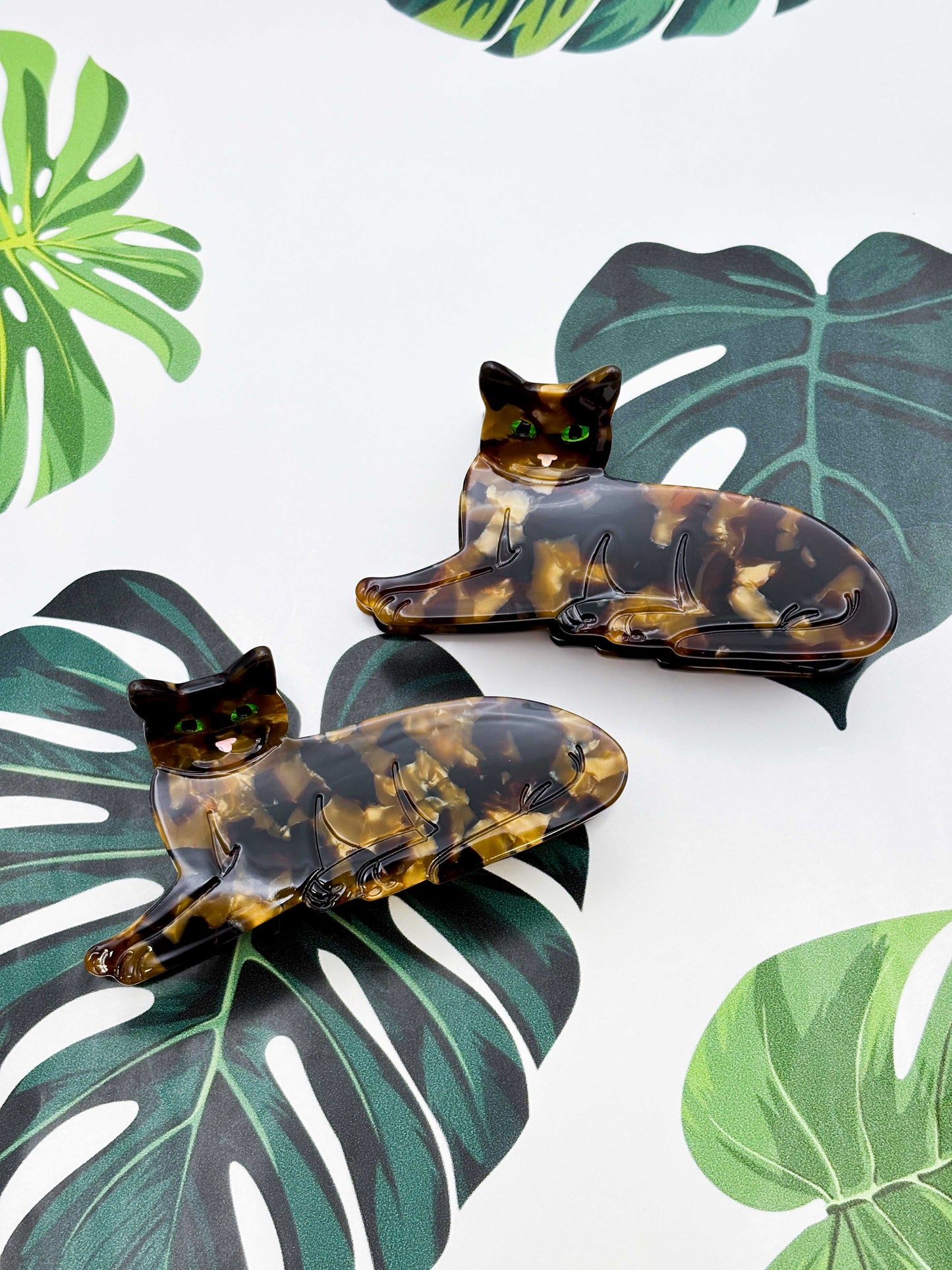 Medium Tortoise Shell Cat Claw Clip