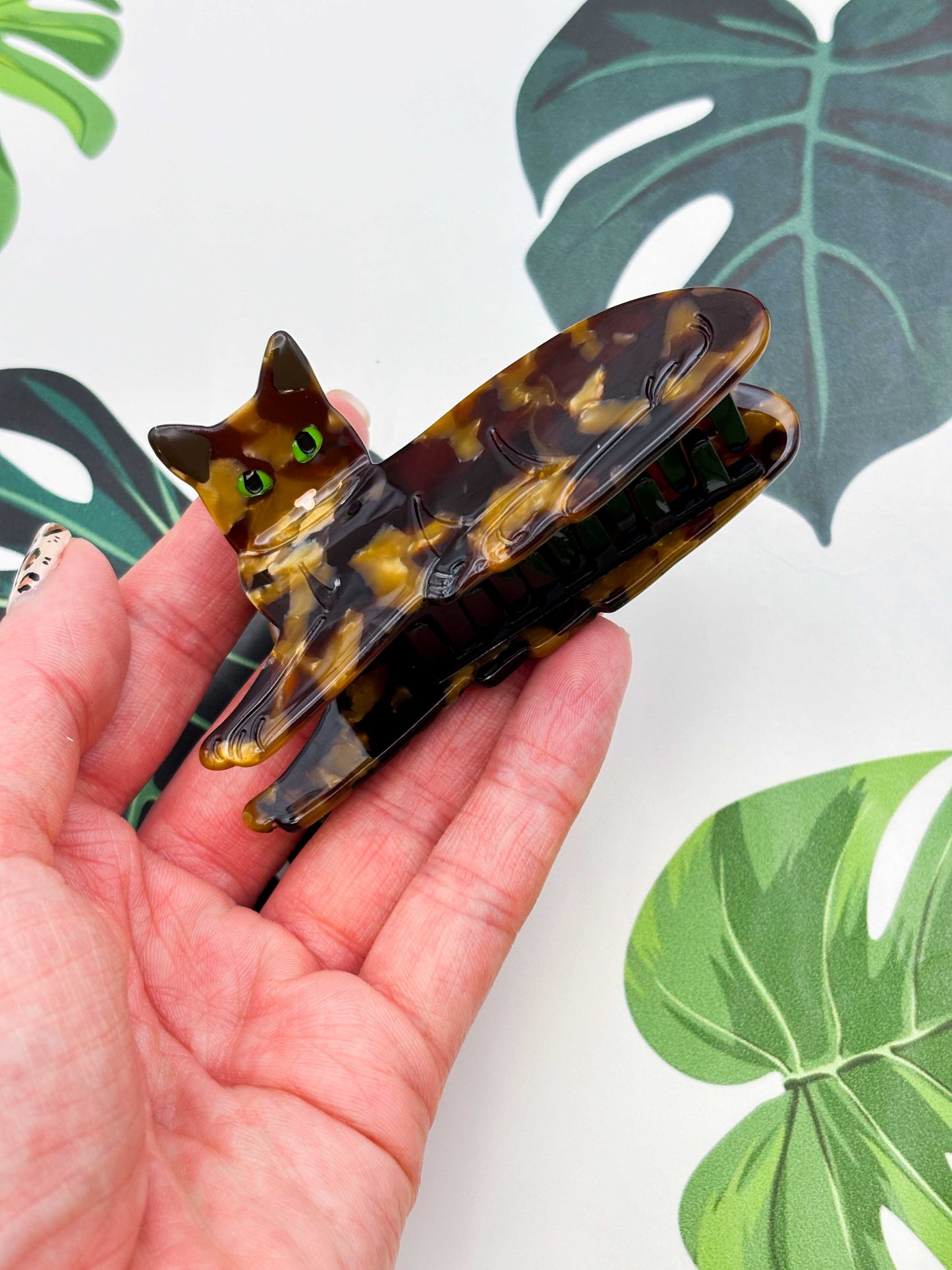 Medium Tortoise Shell Cat Claw Clip