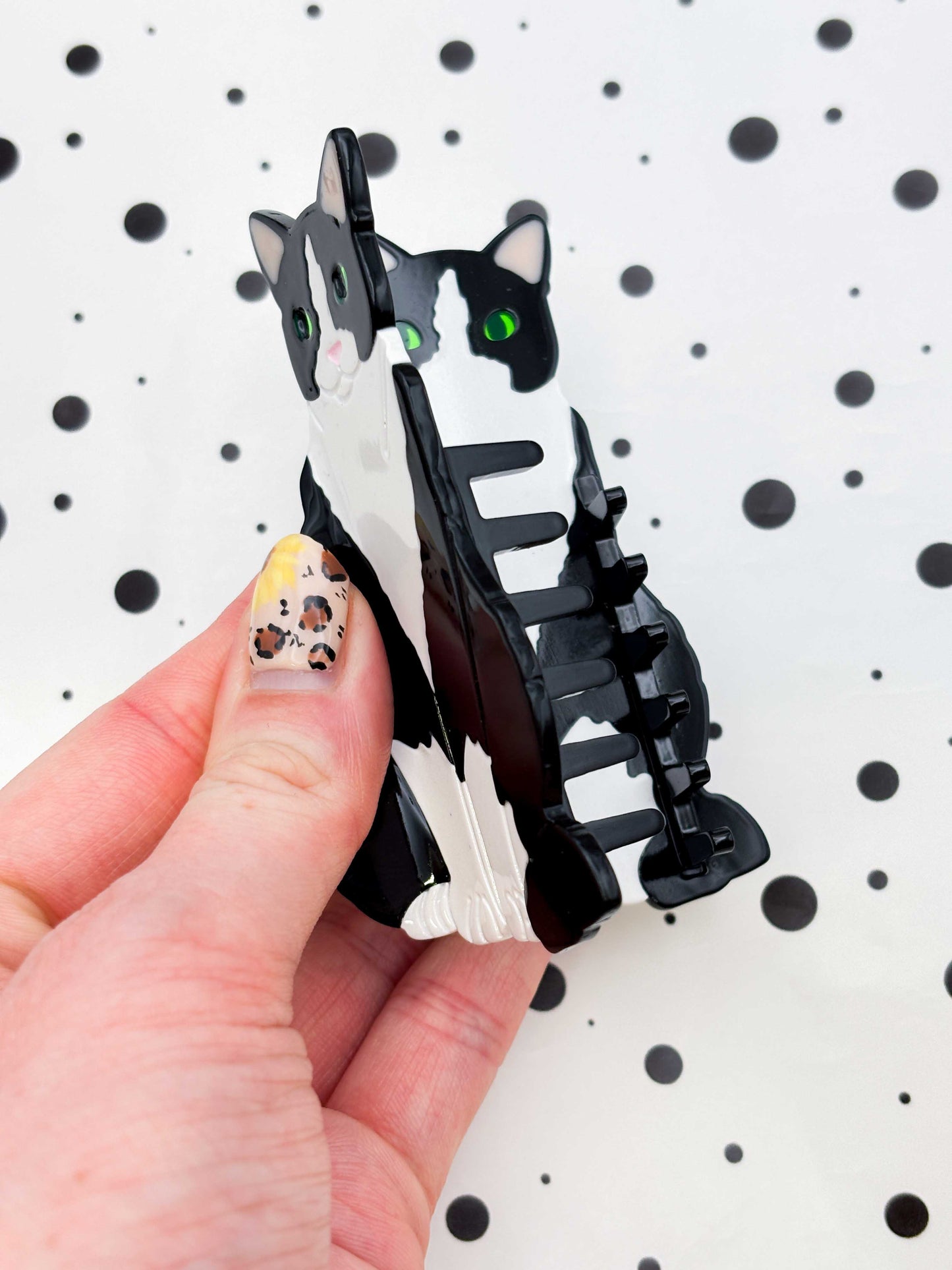 Medium Tuxedo Cat Claw Clip