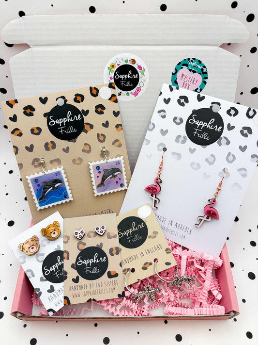 LARGE ‘FINS, FUR & FLUTTER’ MYSTERY BOX