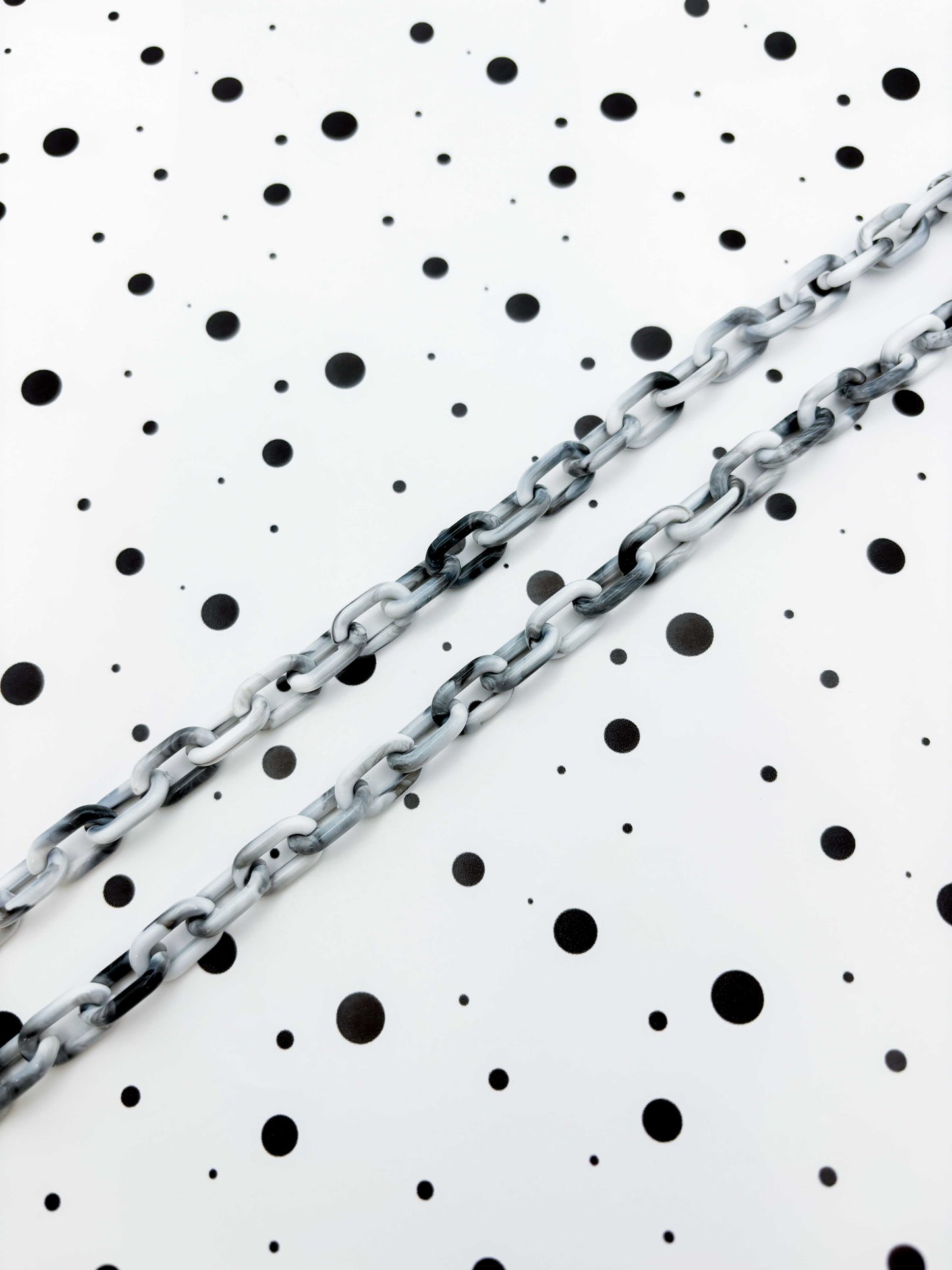 Monochrome Marble Glasses Chain