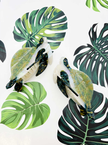 Large Green Turtle Claw Clip