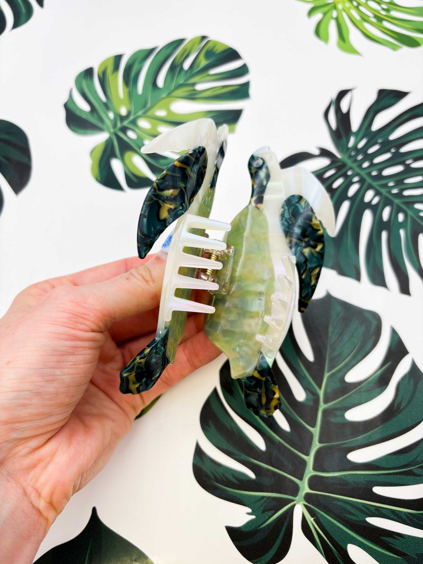 Large Green Turtle Claw Clip