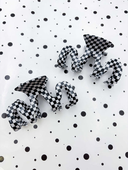 Medium Black and White Check Squiggle Claw Clip