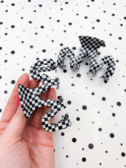 Medium Black and White Check Squiggle Claw Clip