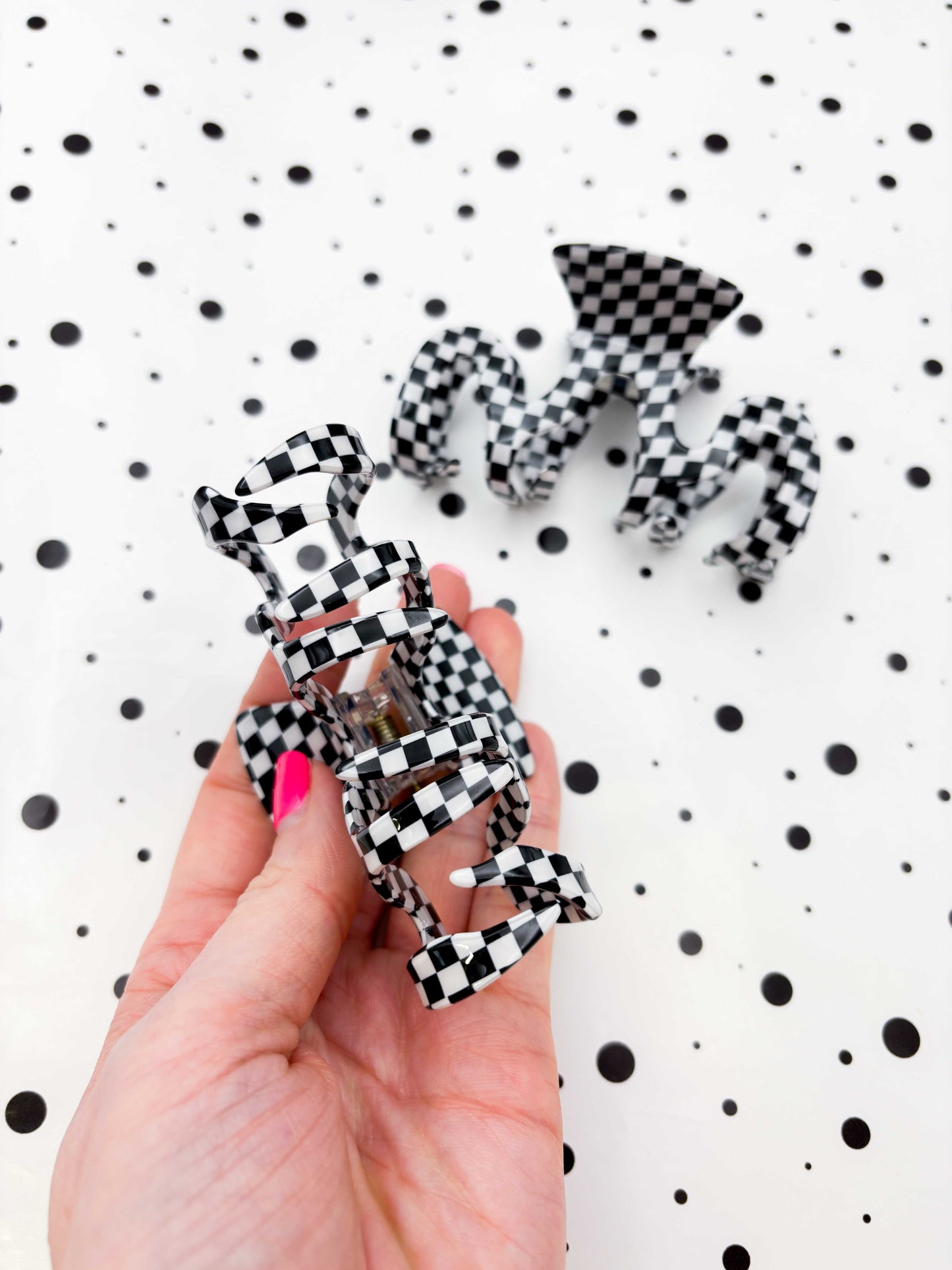 Medium Black and White Check Squiggle Claw Clip