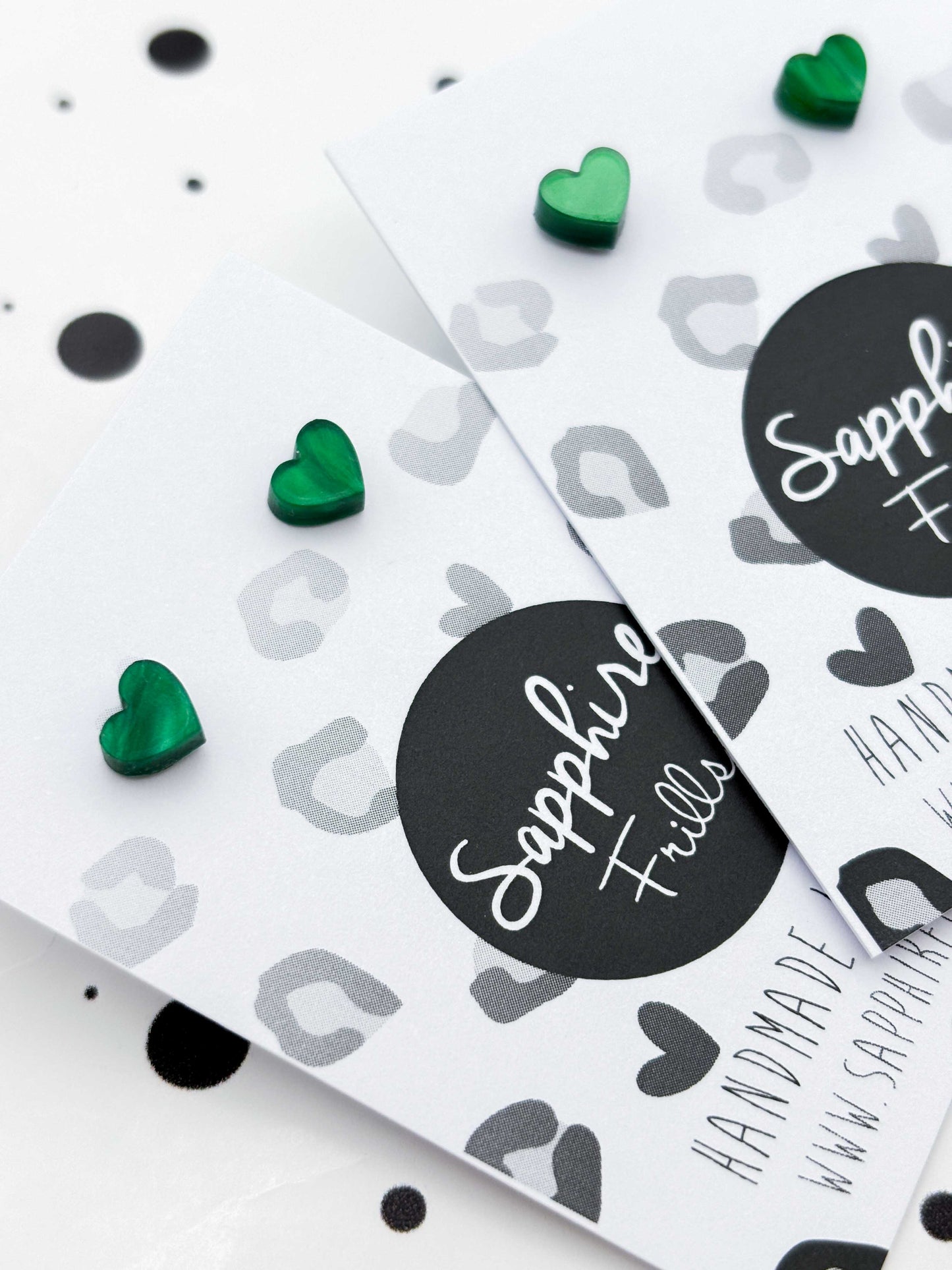 Micro Emerald Marble Heart Acrylic Stud Earrings – Hypoallergenic Stainless Steel