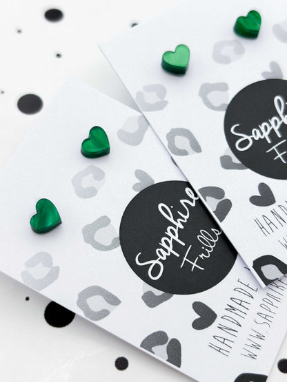 Micro Emerald Marble Heart Acrylic Stud Earrings – Hypoallergenic Stainless Steel