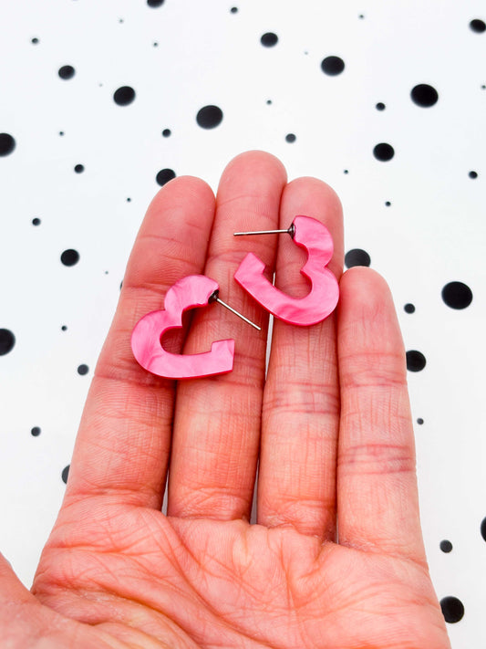 Medium Hot Pink Marble Acrylic Heart Hoops – Hypoallergenic Stainless Steel