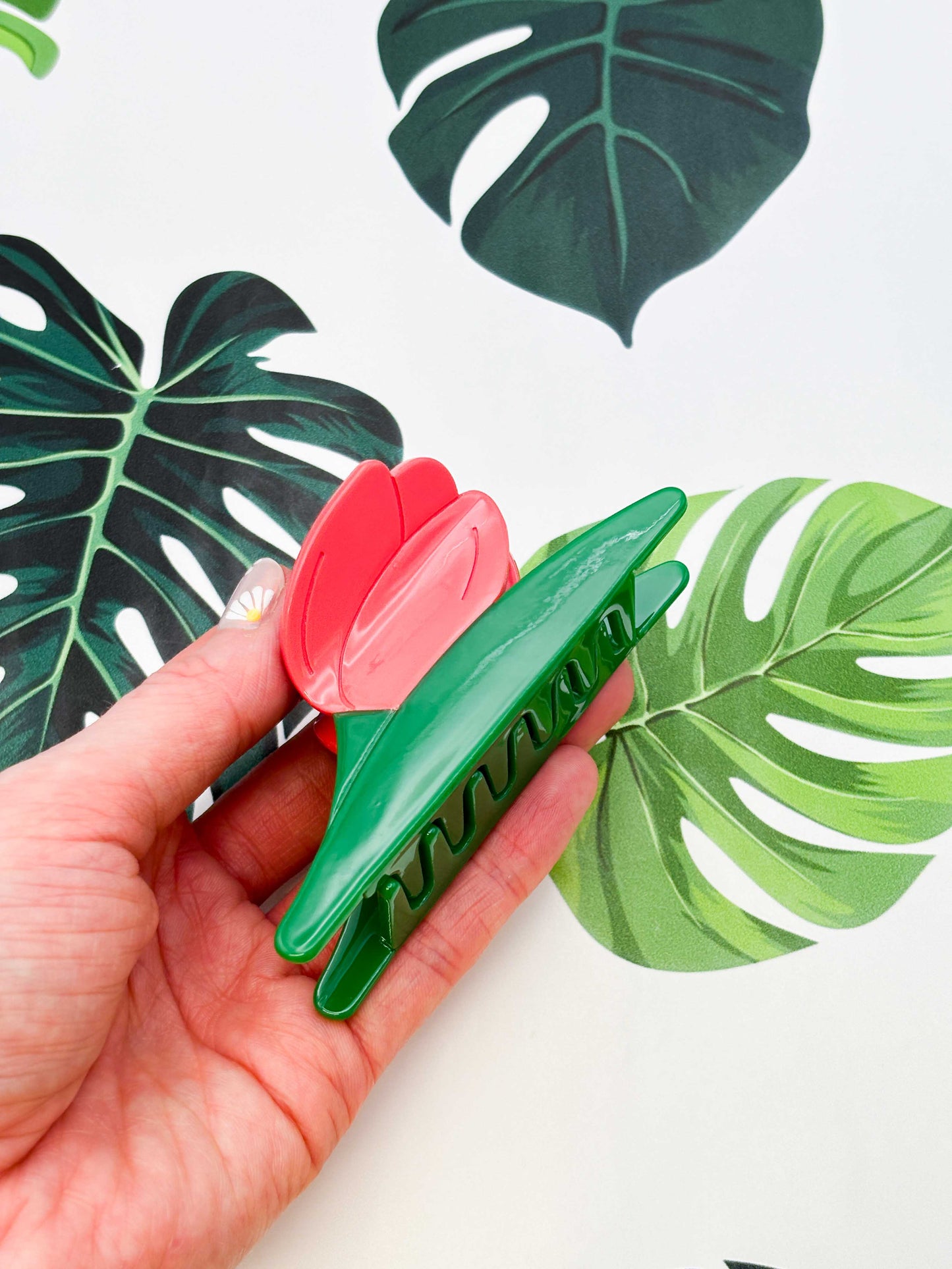 Medium Coral Tulip Claw Clip