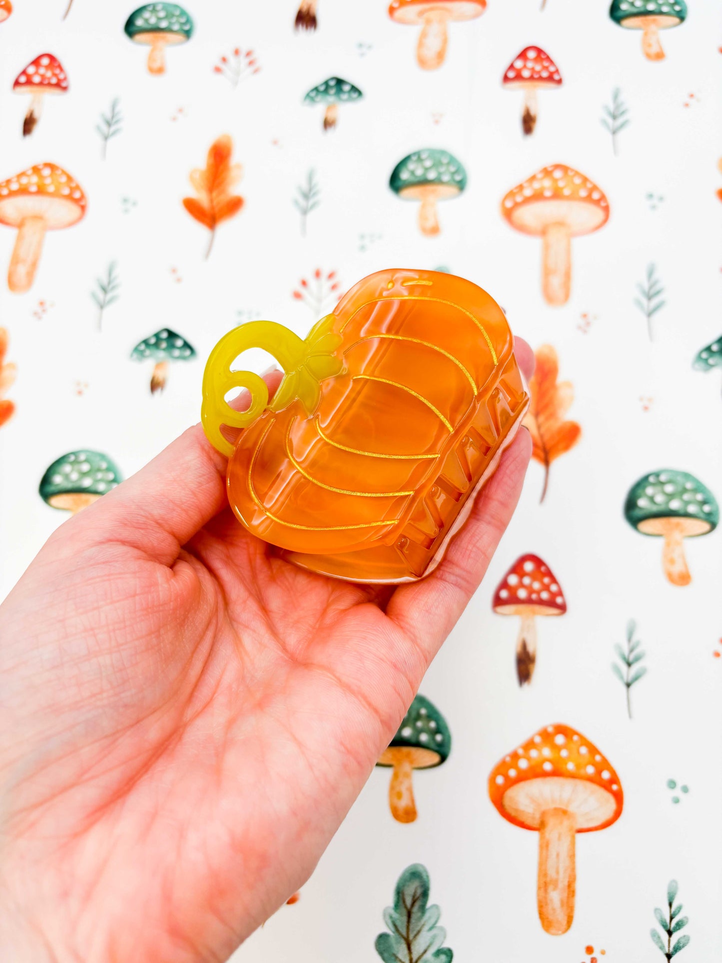 Medium Orange and Pale Green Swirly Pumpkin Claw Clip