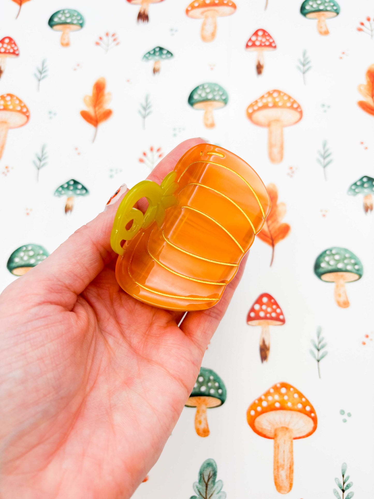 Medium Orange and Pale Green Swirly Pumpkin Claw Clip