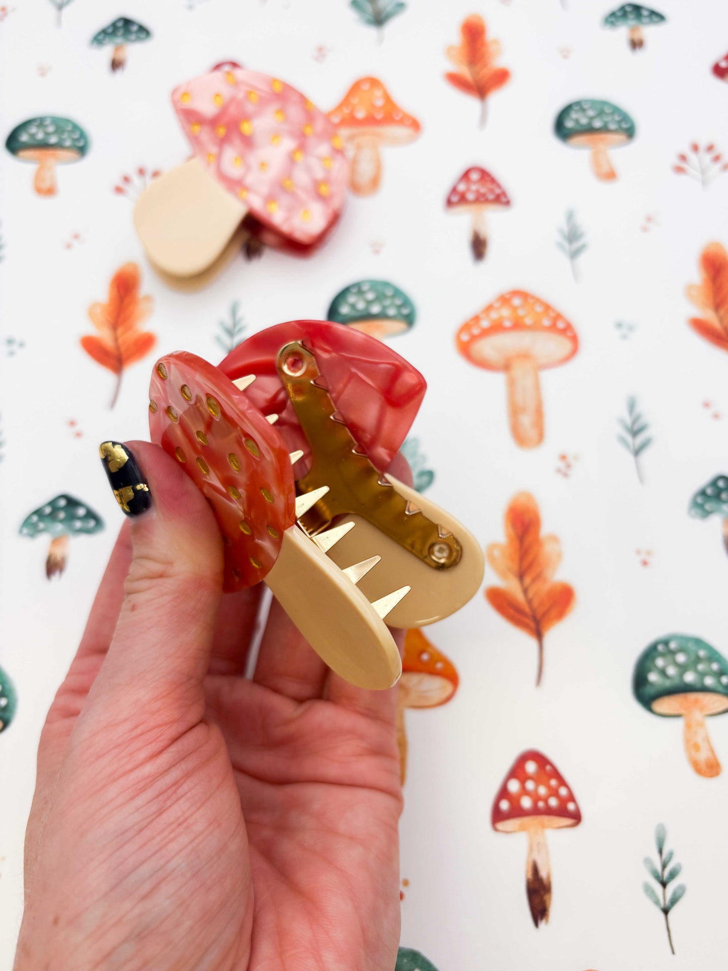 Small Red Mushroom Claw Clip