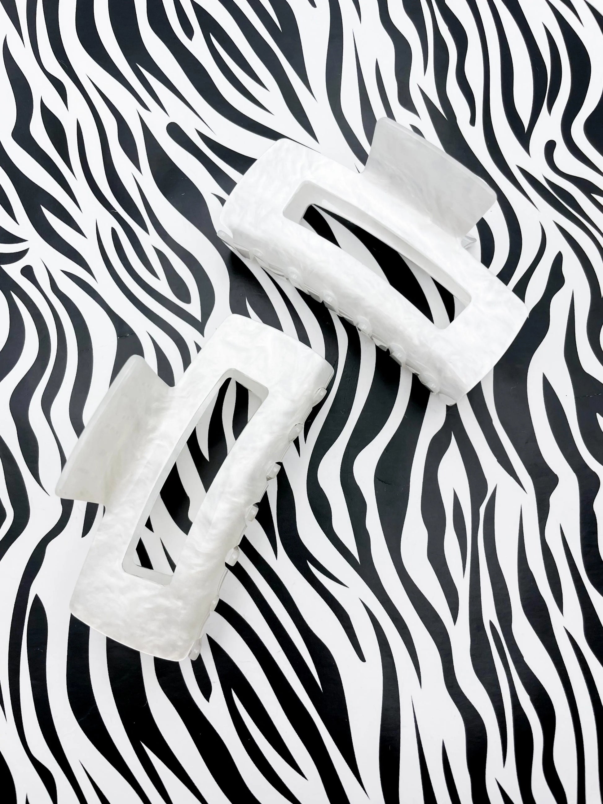 Large Pearl White Marble Claw Hair Clip from Sapphire Frills