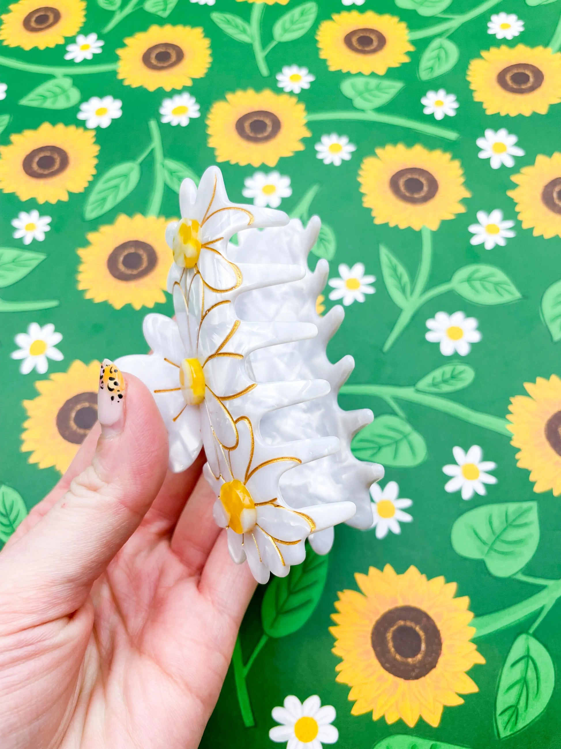 Large White Marble and Gold Detail Daisy Claw Hair Clip from Sapphire Frills