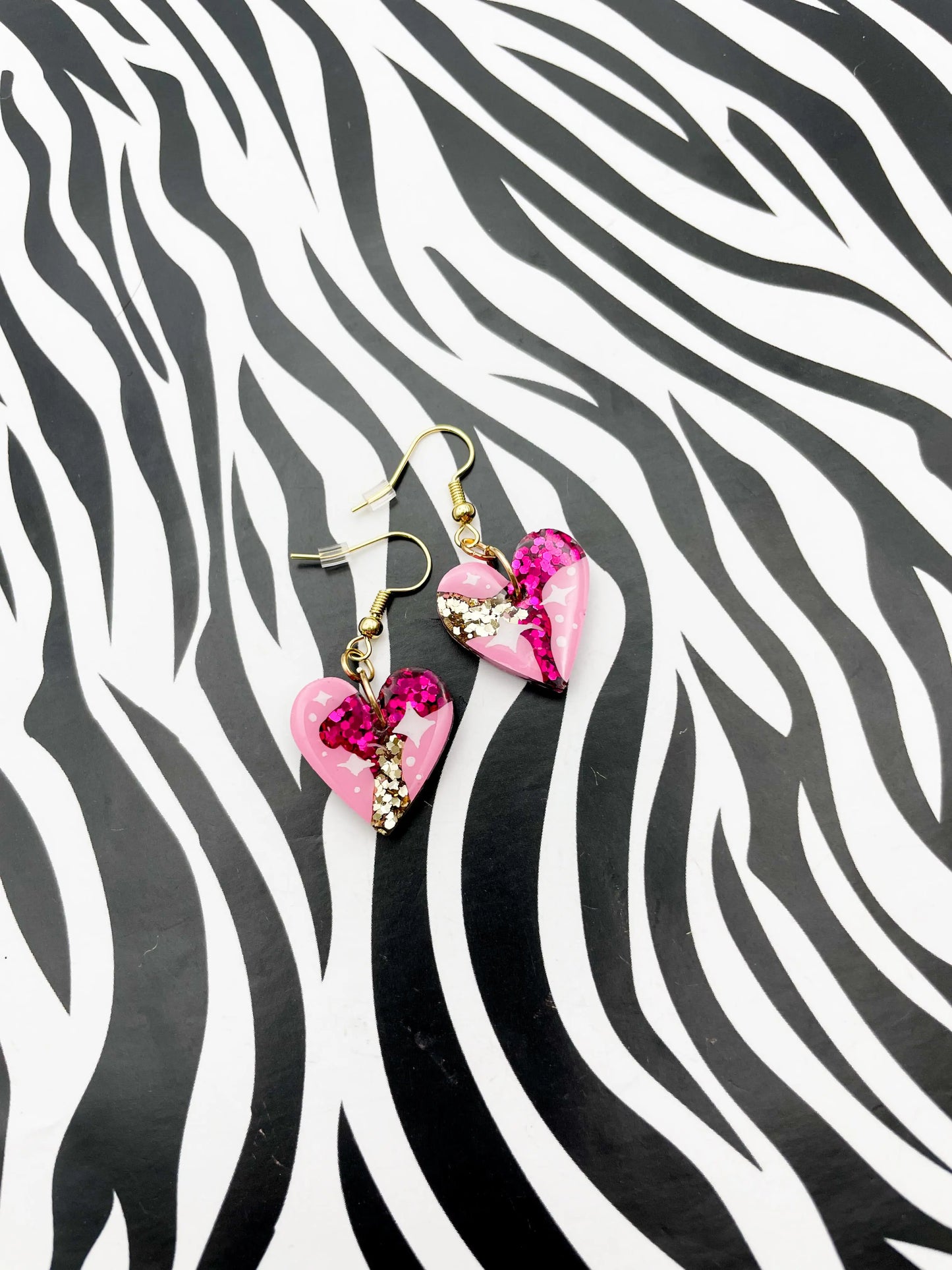 Medium Hot Pink and Gold Glitter Star Print Resin Heart Earrings from Sapphire Frills