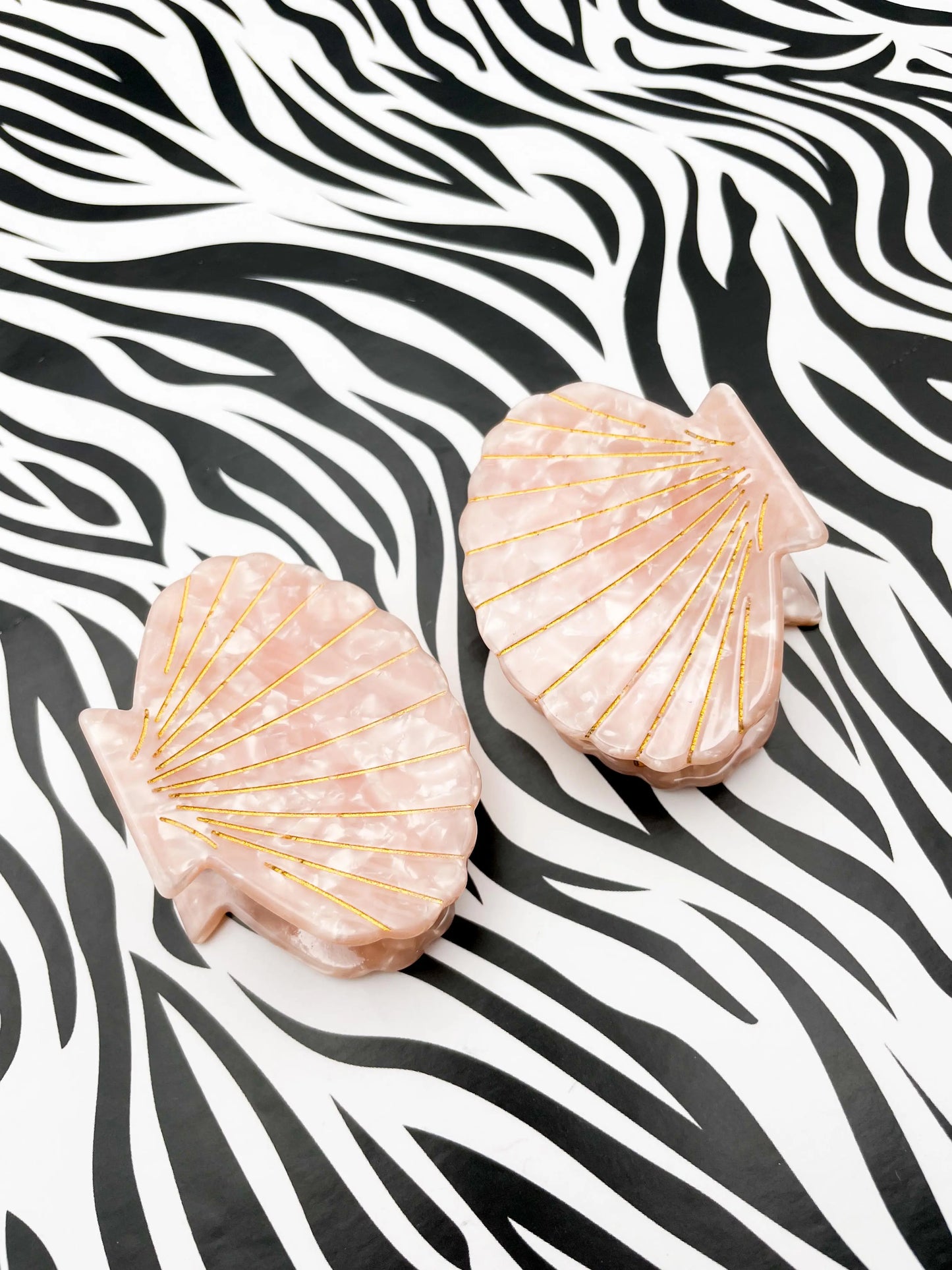Small Metallic Blush Shell Claw Hair Clip from Sapphire Frills