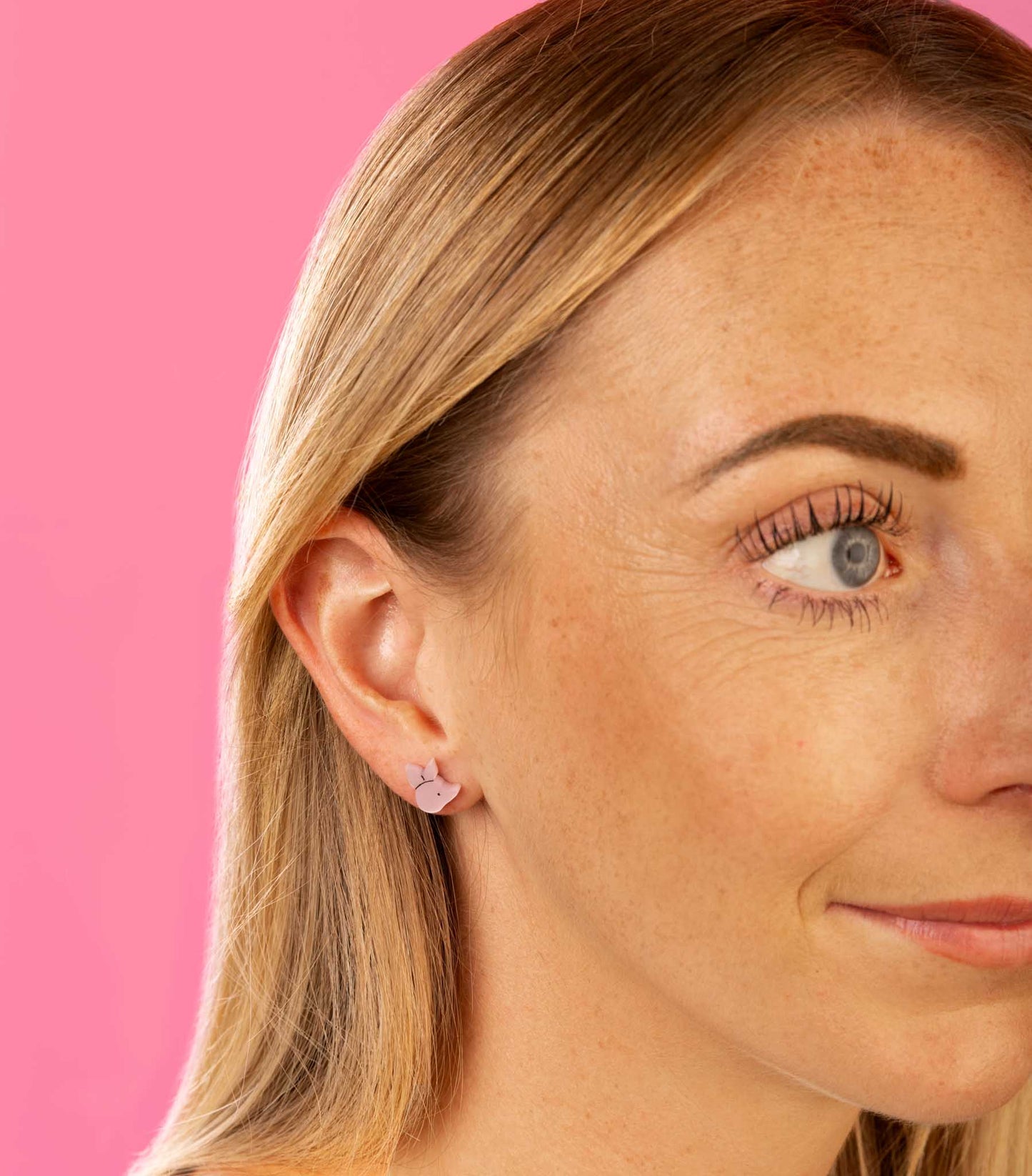 Mini Baby Pink Piglet Acrylic Stud Earrings – Hypoallergenic Stainless Steel